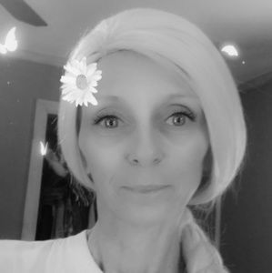 Meet your Posher, Denise